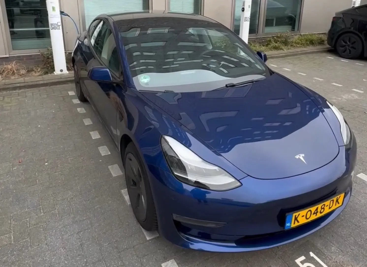 tesla_blauw